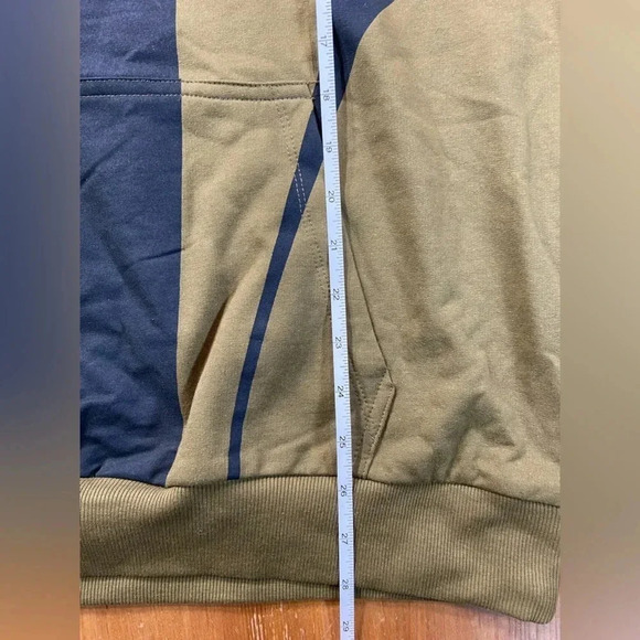 Star Wars - The Mandalorian - Medium Green Hoodie / Sweater - BNWT ✨ - Picture 10 of 15